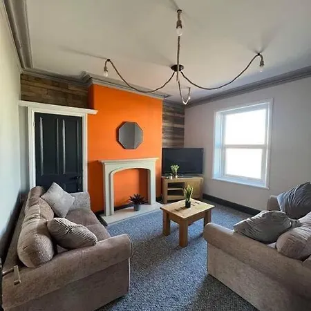 Stylish 5 Bedroom /7Bed Apartment Wallasey Exterior photo