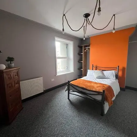 Stylish 5 Bedroom /7Bed Apartment Wallasey Exterior photo